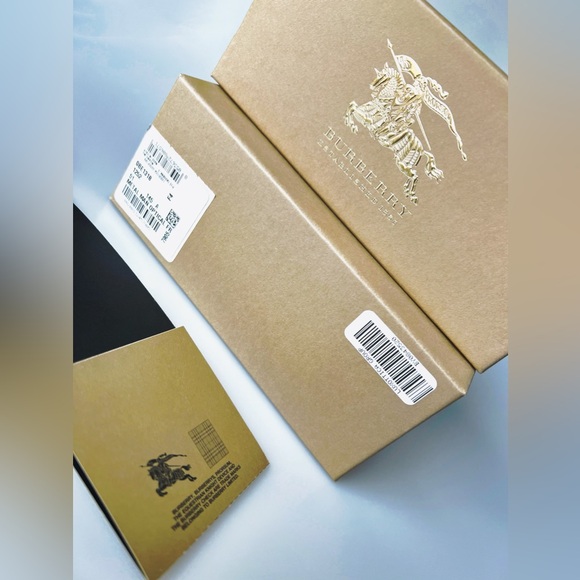 Burberry Box for Eyewear with Tags and Authenticity Card. - Picture 5 of 6